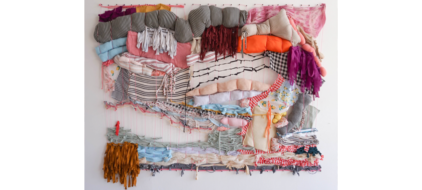 Reclaimed clothing and yarn artwork by Bárbara Miñarro